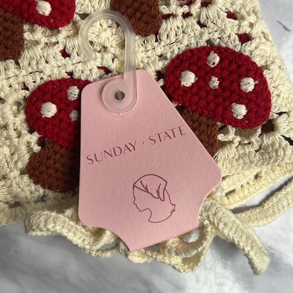 Crochet bandana with a mushroom pattern - Picture 4 of 6